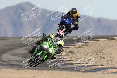 media/Nov-16-2025-Race Pace (Sun) [[8c5fa54630]]/Non Verified Riders (1st 20 Minutes)/6-Turn 12 (2pm)/